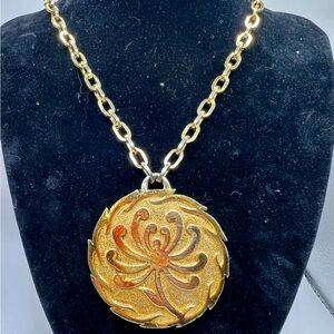 Vintage Trifari Flower Medallion Gold Tone Pendant Necklace
